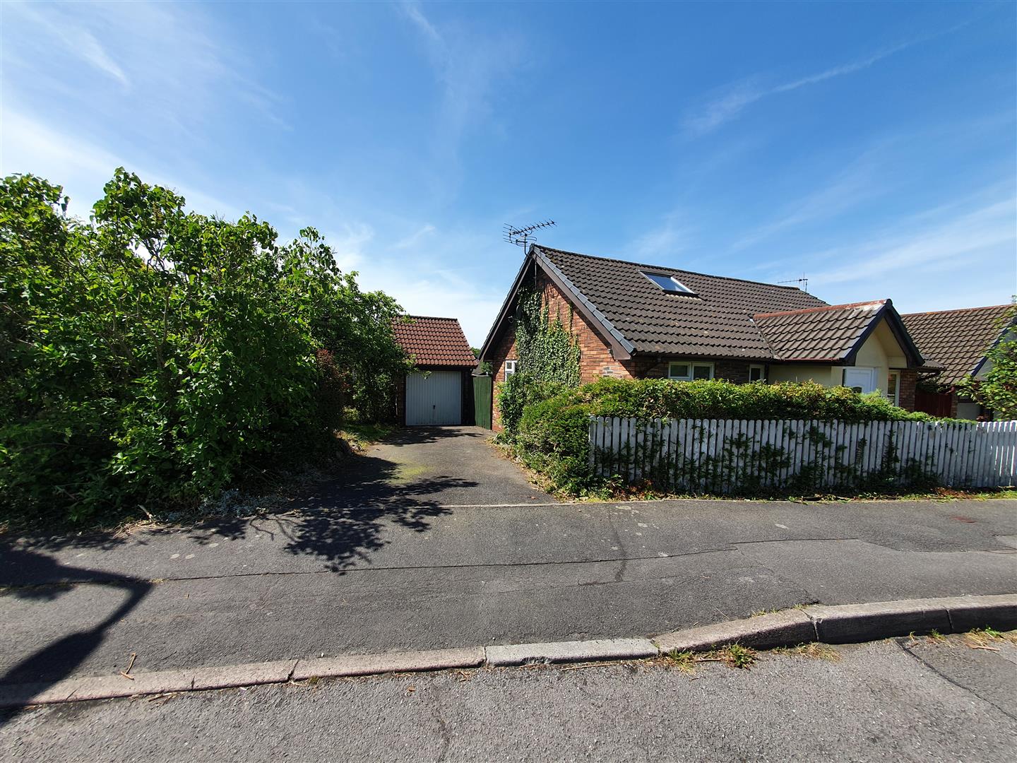 Heol Pentre Bach, Gorseinon, Swansea, £185,000 Dawsons Property